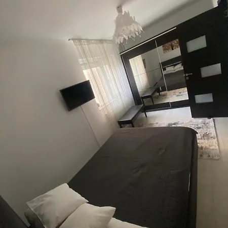 Ostro Two Bedrooms Ramnicu Valcea Exterior photo