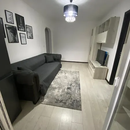 Ostro Two Bedrooms Ramnicu Valcea Exterior photo