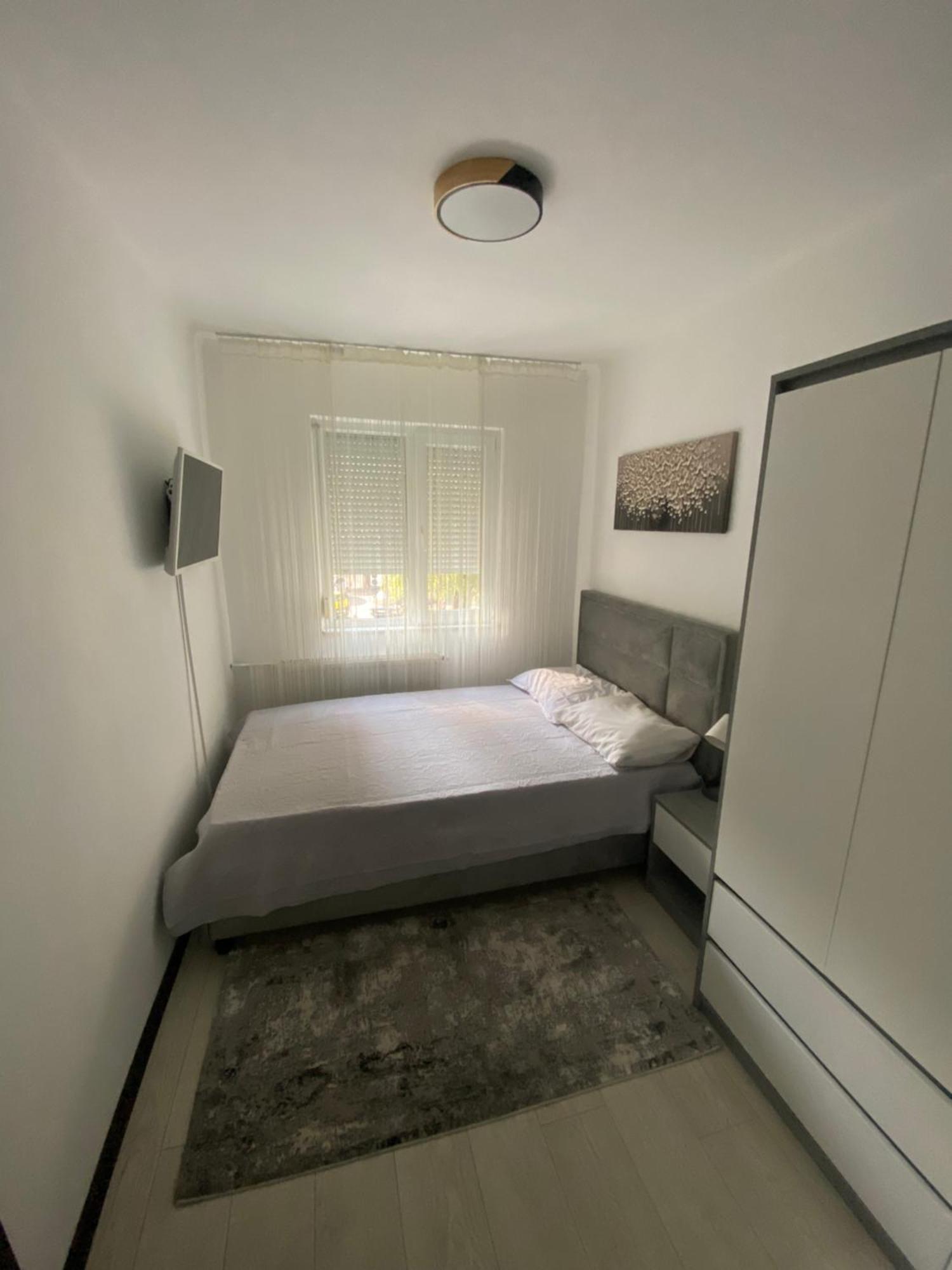 Ostro Two Bedrooms Apartment Ramnicu Valcea