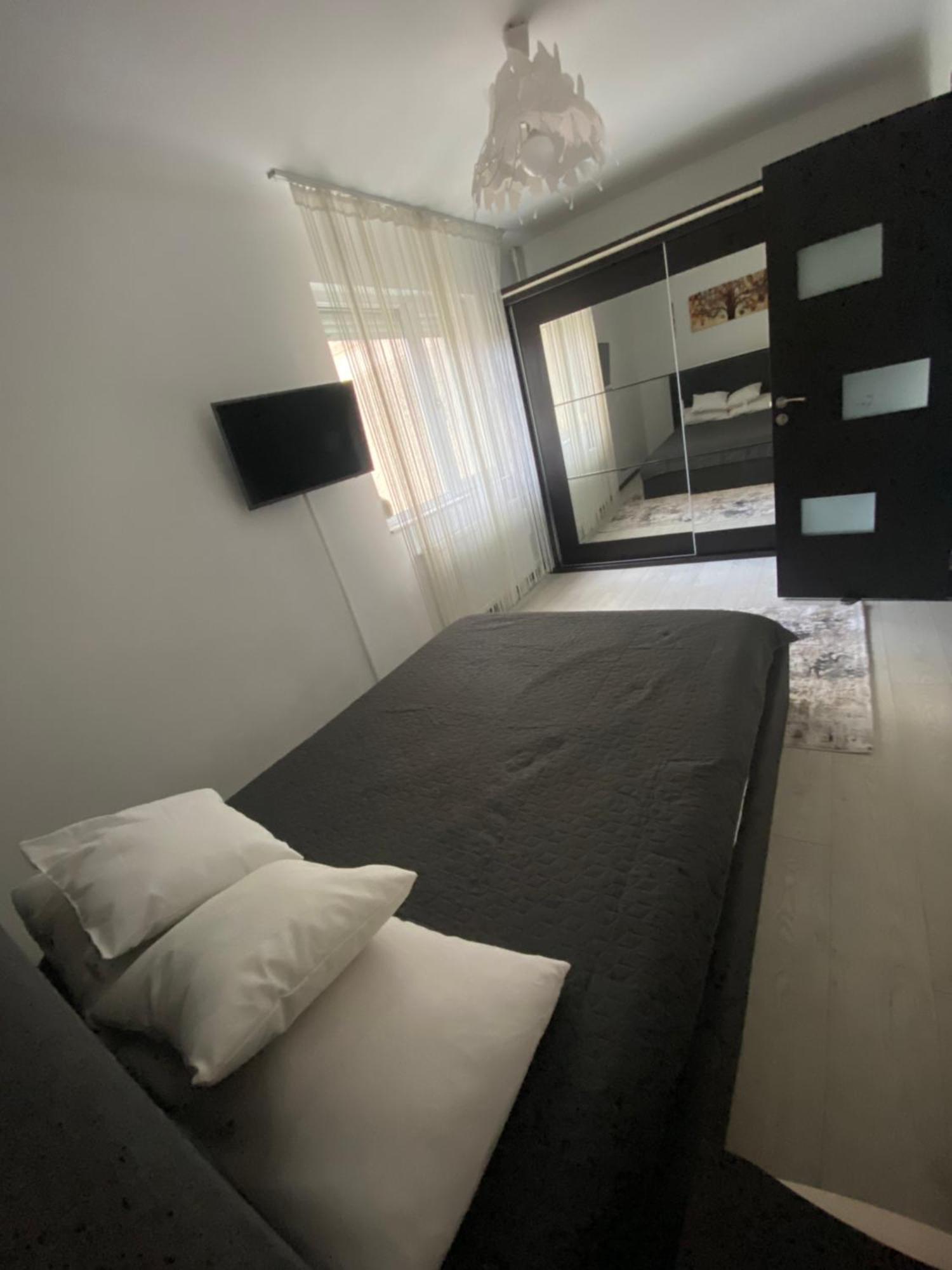 Ostro Two Bedrooms Ramnicu Valcea