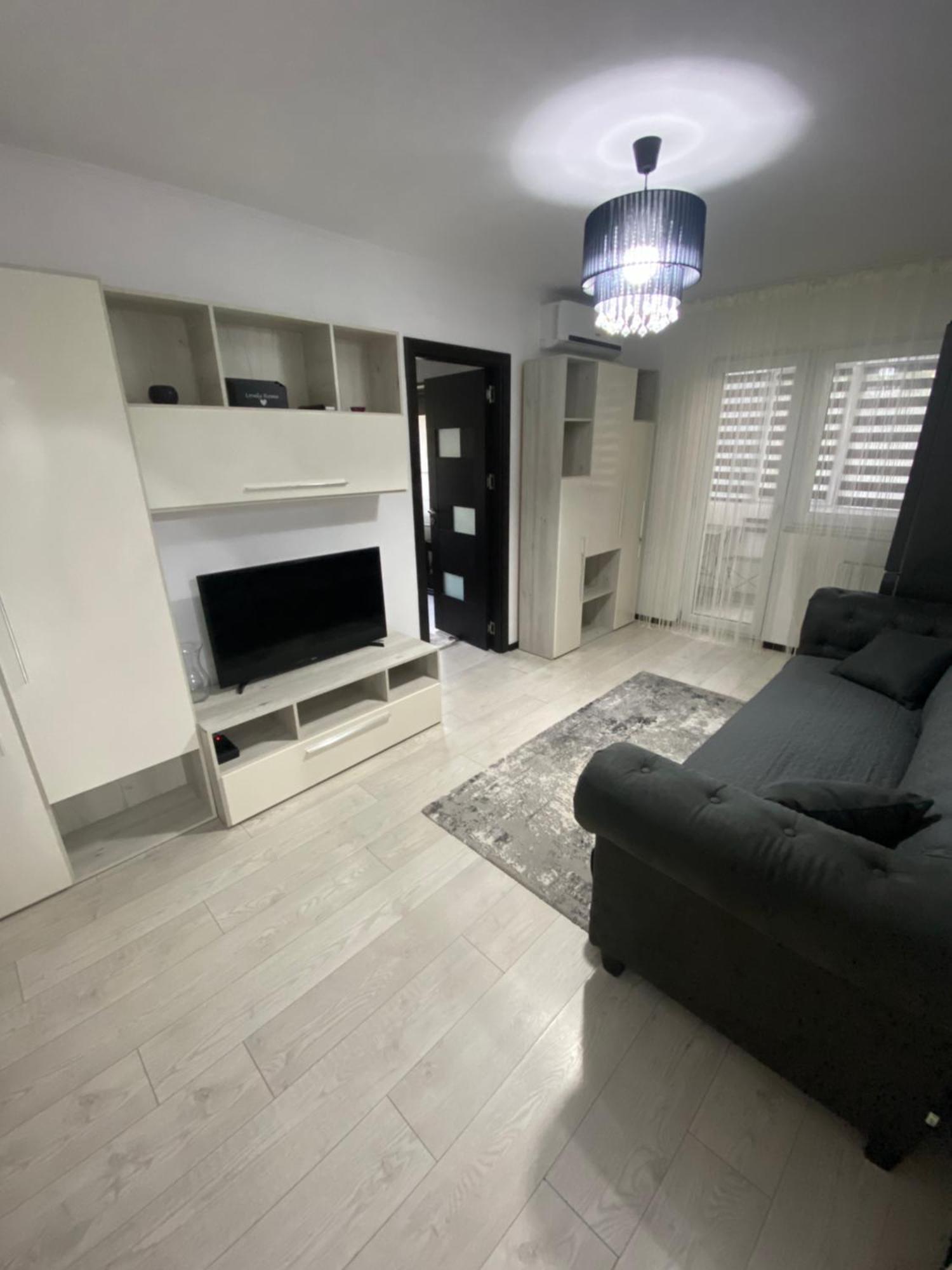 Ostro Two Bedrooms Apartment Ramnicu Valcea